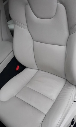 Volvo XC 60 cena 149990 przebieg: 79600, rok produkcji 2018 z Radzymin małe 497